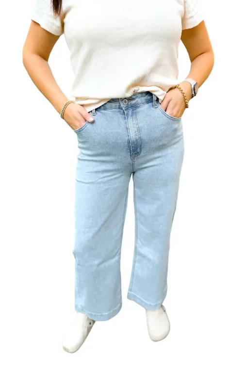 Formal Outfit For Women Cropped Straight Denim Jeans In Light Wash