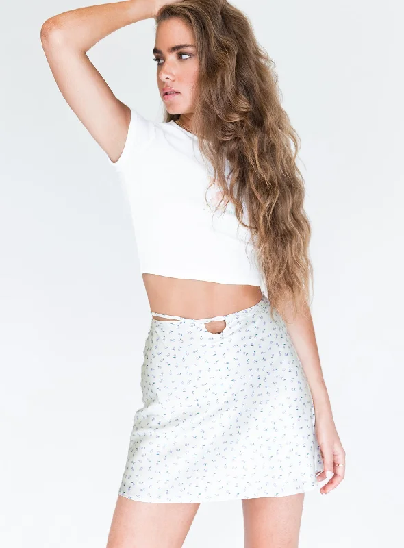 Women's Effortless Casual Outfit Desert Storm Mini Skirt White Floral