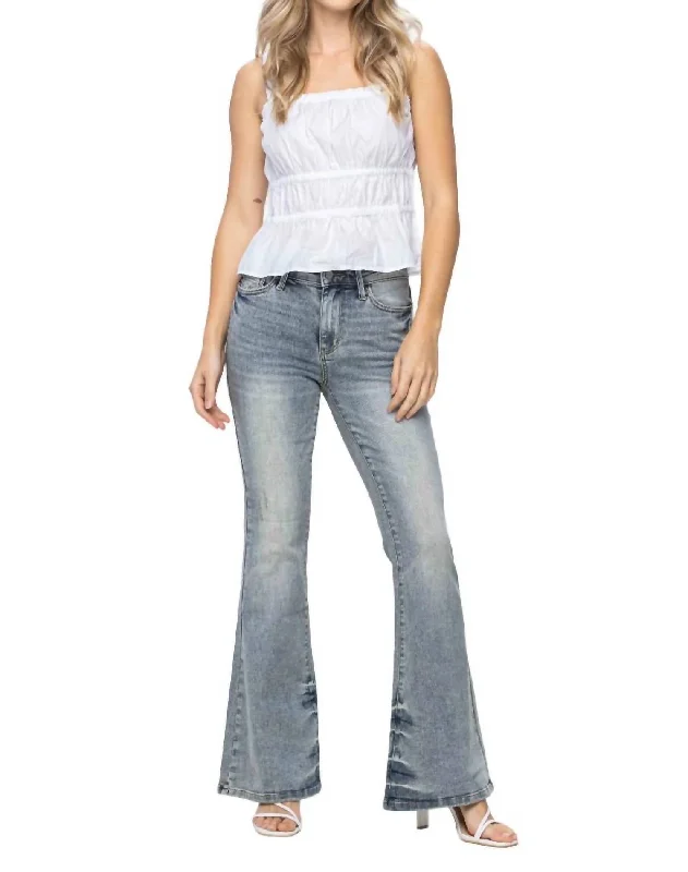 Women's Plus-Size Casual Outfit Mid Rise Tinted Pin Tack Detailed Flare Jean In Light Wash