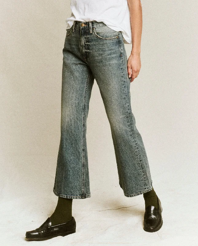 Women's Clothing For Casual Outings The Kick Bell Jean. -- Cliff Wash